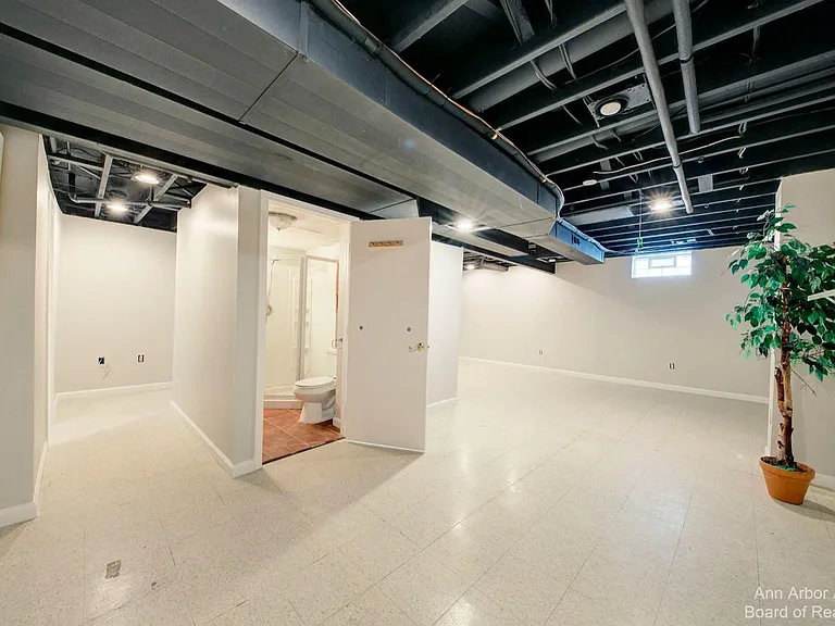 3127 Dunwoodie Rd #38 — Photo 47