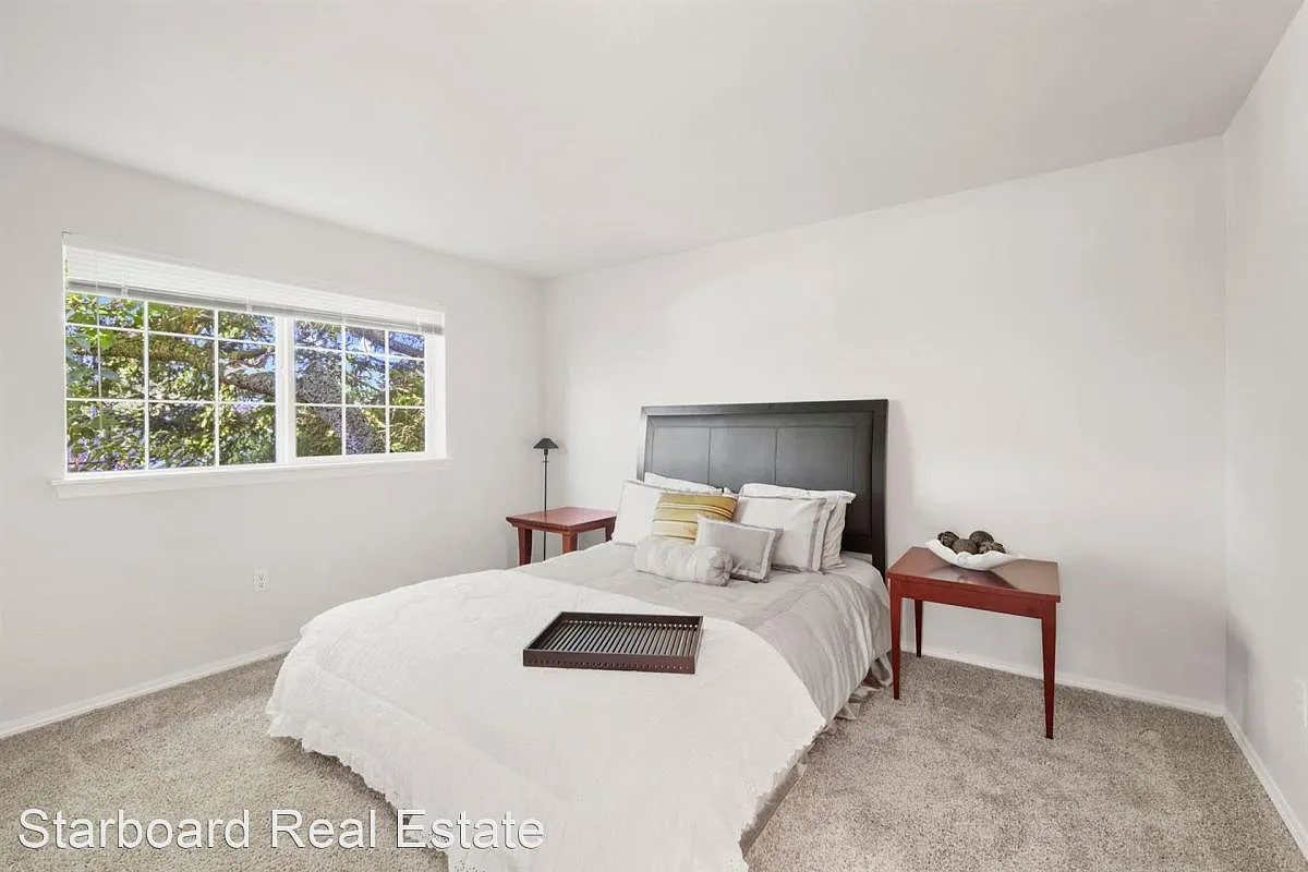 Water's Edge Townhomes — Photo 4