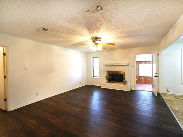 2209 Shiloh St, Denison, TX 75020