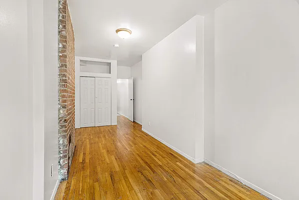 Rented by Compass | media 7