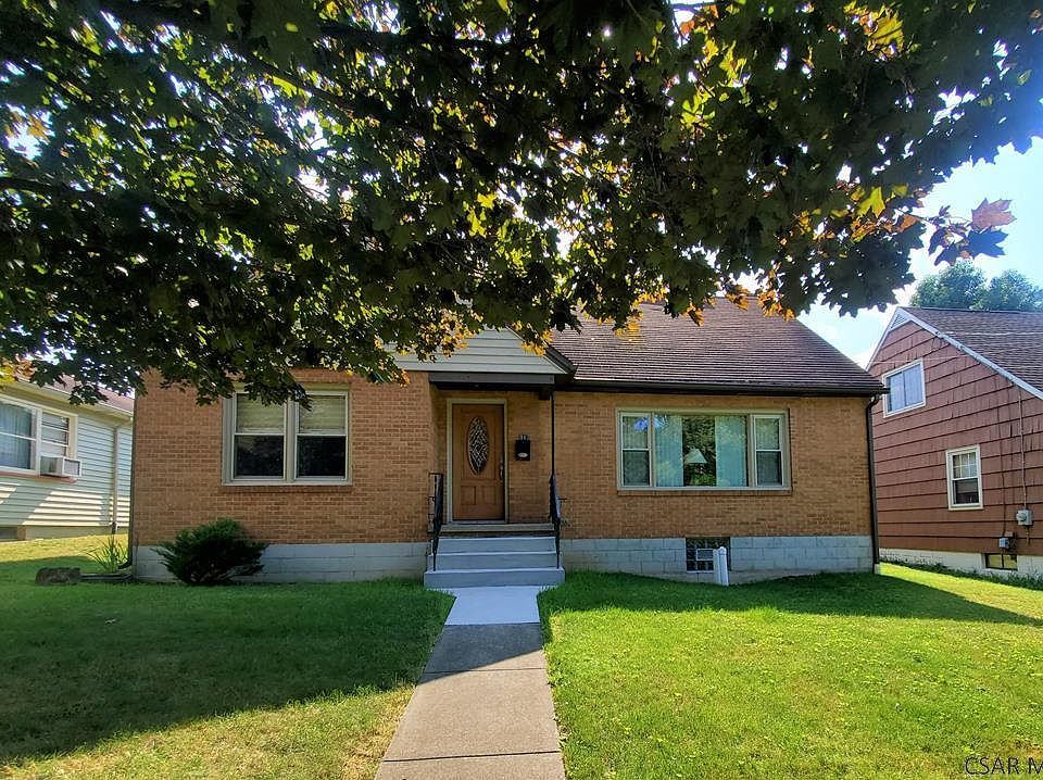 1st image of 117 Dahlia St