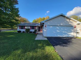 W3792 Deer Dr N, Lake Geneva, WI 53147