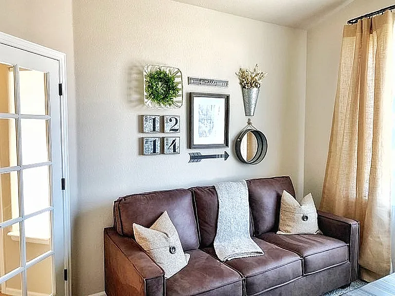 1513 Heirloom Dr — Photo 1