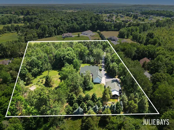 6202 Black Creek Dr, Middleville, MI 49333