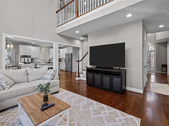 5th image of 603 Edburton Ct