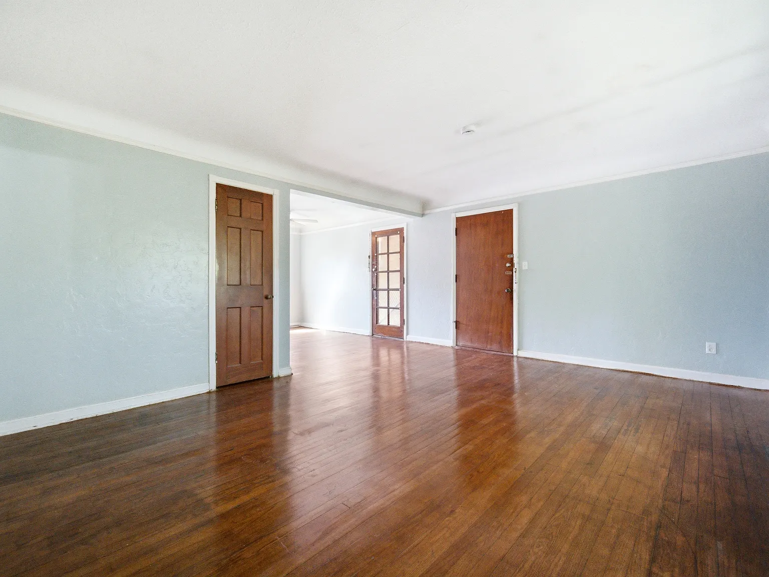 2 bed, 743 sqft, $1,100 — Photo 1