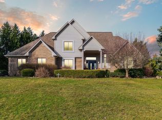 1784 Clover Ridge Dr, Howell, MI 48843