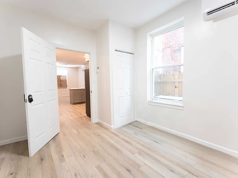 15 N Frazier St — Photo 3