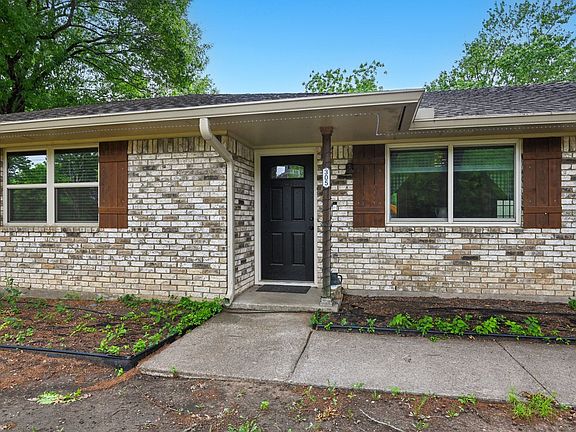 2nd image of 305 Cockrell Hill Rd