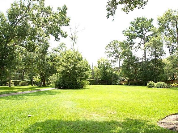 4th image of 313 Lakeshore Dr