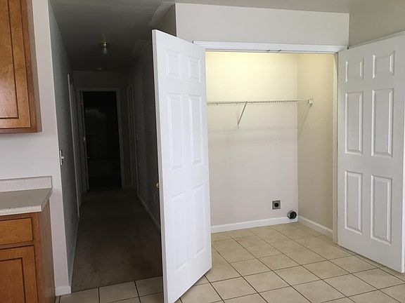 Washer/Dryer Hook-up