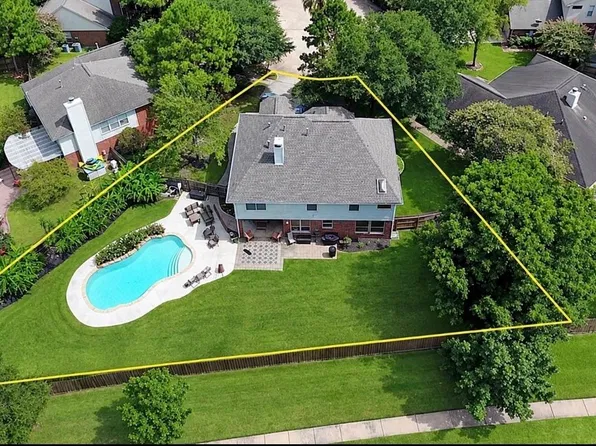 201 Carmicheal Ct, League City, TX 77573