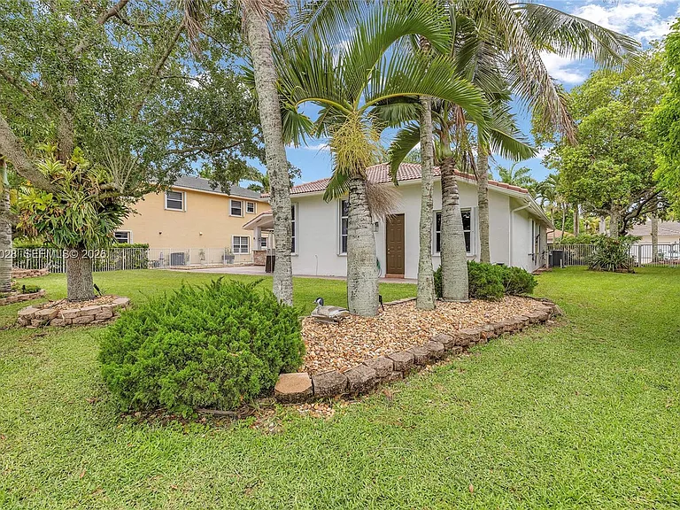 950 Marina Dr — Photo 45