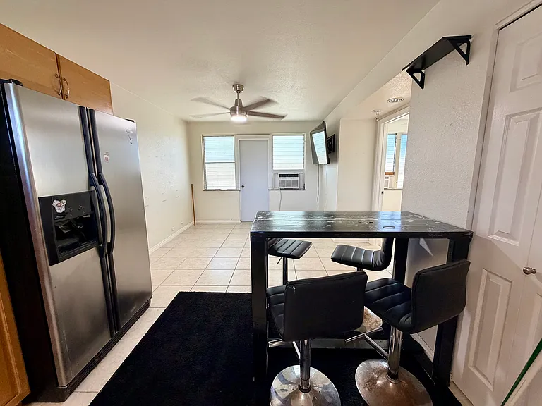 909 University Ave #107 — Photo 4