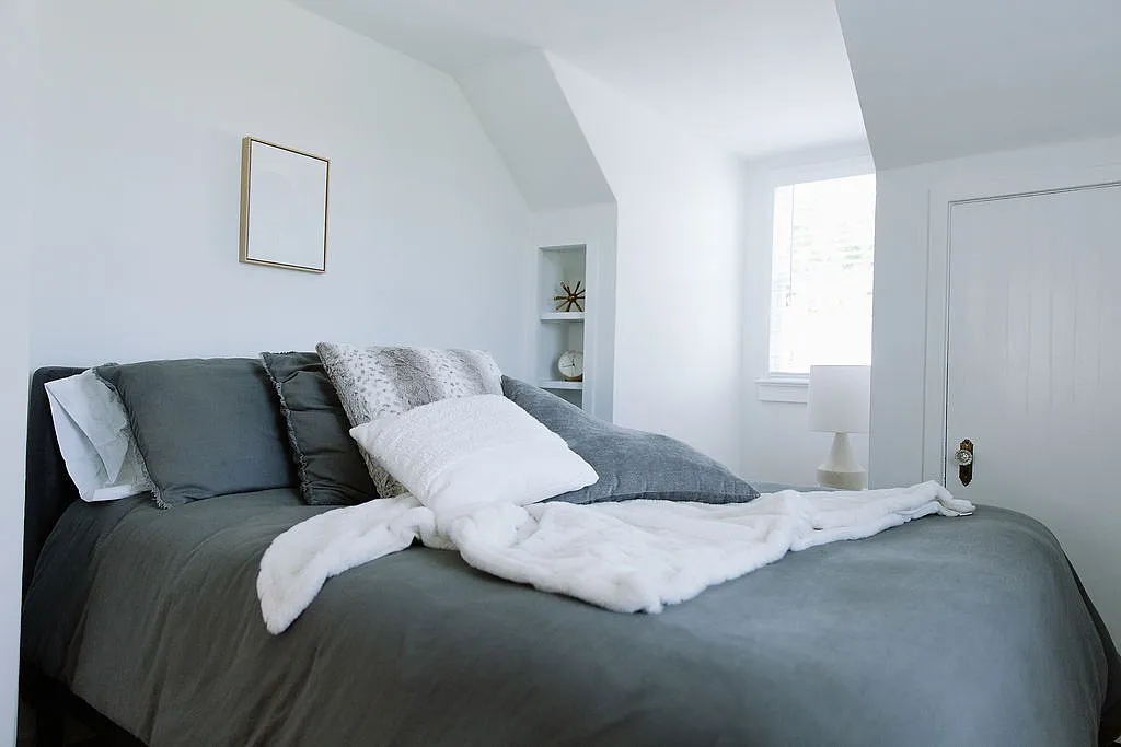 210 Lee Ave — Photo 3