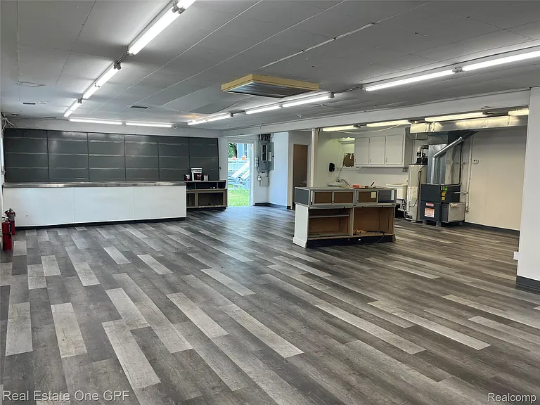 8216 Lakeshore Rd #1 — Photo 9