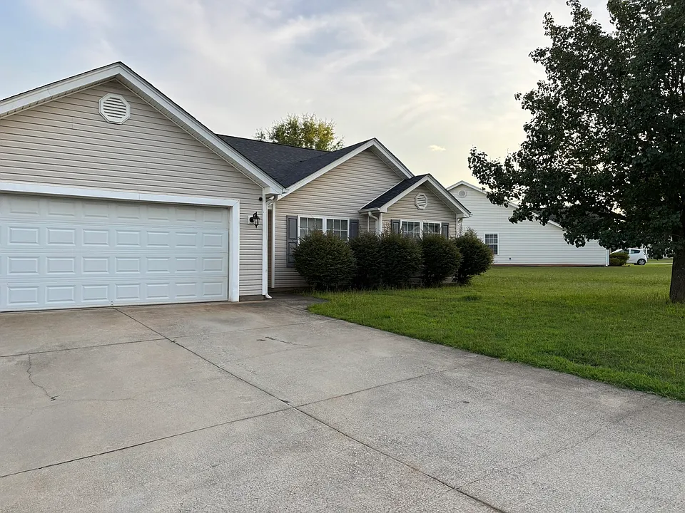 644 Grover Dr