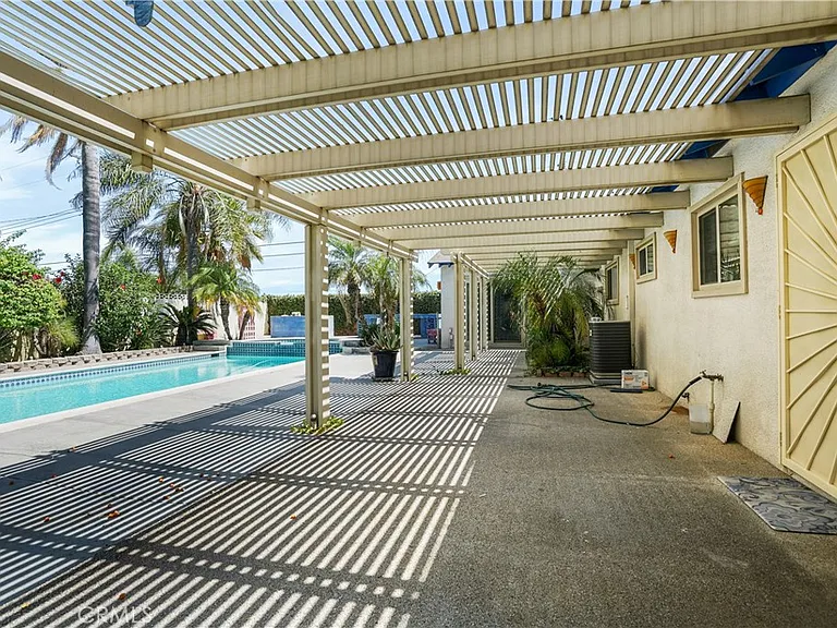 7055 Avenida Leon — Photo 23