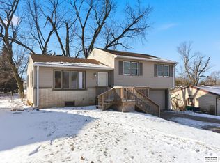 1217 Sunset Dr, Bellevue, NE 68005