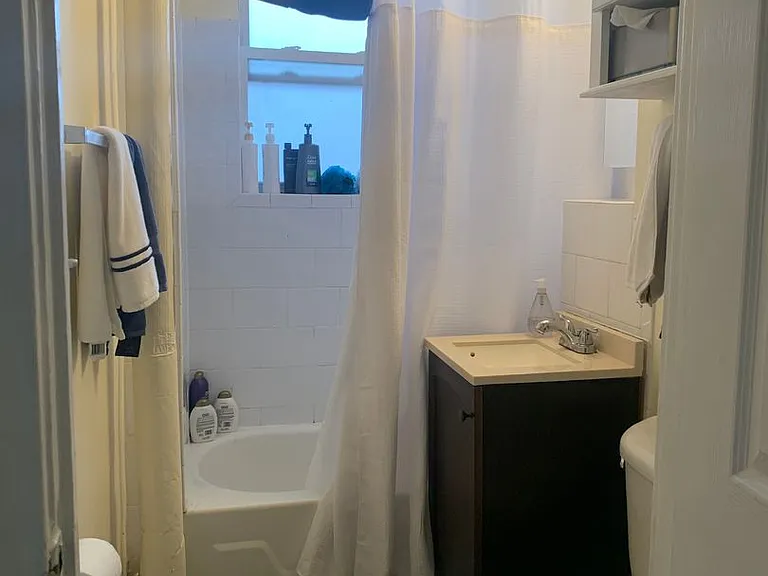 221 Hanover St #34 — Photo 14