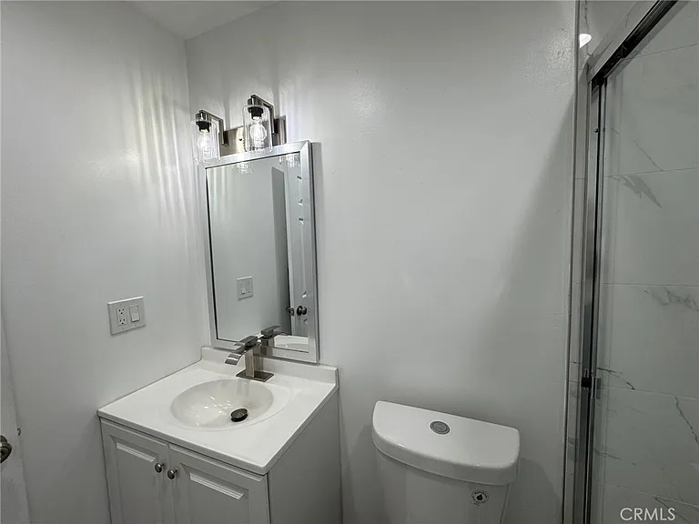 6838 Aura Ave — Photo 12
