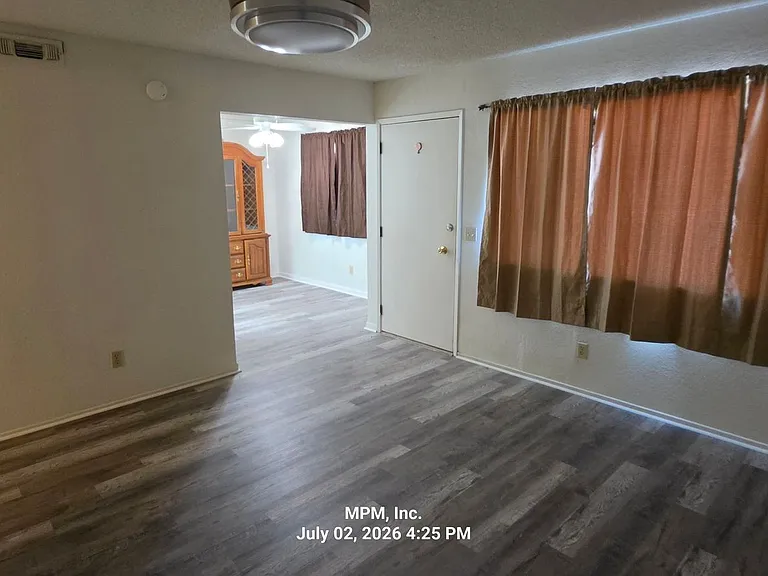 1607 Westfield Rd — Photo 5