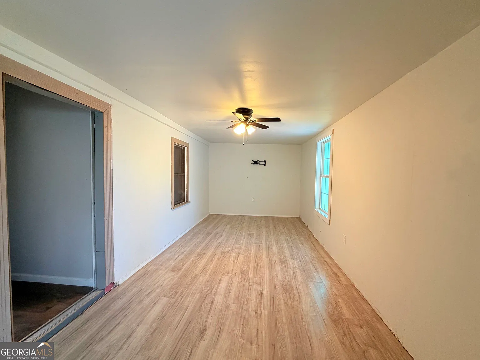 3 bed, 2.0 bath, 1477 sqft, $1,550 — Photo 4