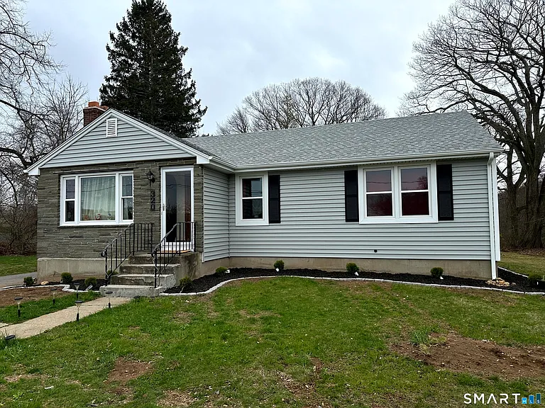 320 Halls Hill Rd — Photo 3