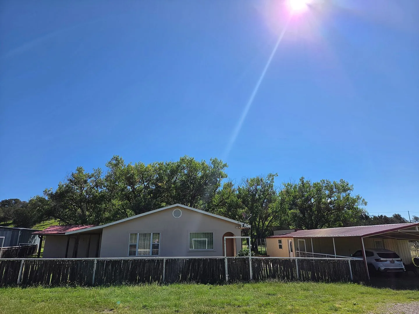Spacious Three Bedroom Home with Horse Facilities and Views — Photo 3