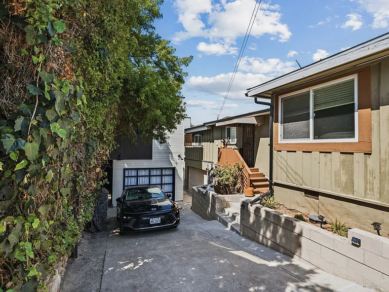 7242 Volta Ct #B — Photo 25