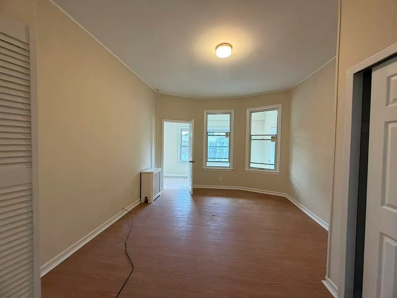 3 bed, 1.5 bath, $3,500 — Photo 3