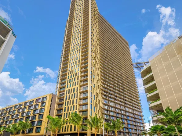 987 Queen St #223, Honolulu, HI 96814