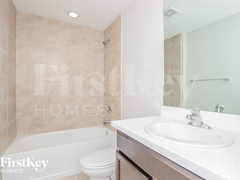 811 Andrew St SE — Photo 13