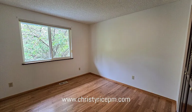 15406 SE 46th Way — Photo 16