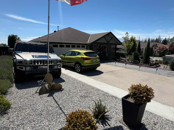 6319 Tower Rd, Sechelt, BC V7Z 0T7