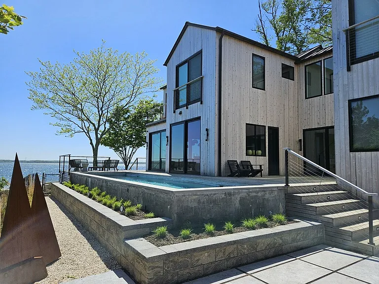 599 Peconic Bay Blvd — Photo 1