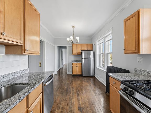 3rd image of 6100 N Winthrop Ave #6114-3N