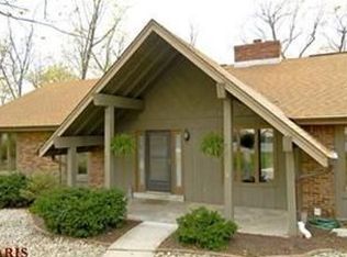 1 La Baron Ct, Saint Charles, MO