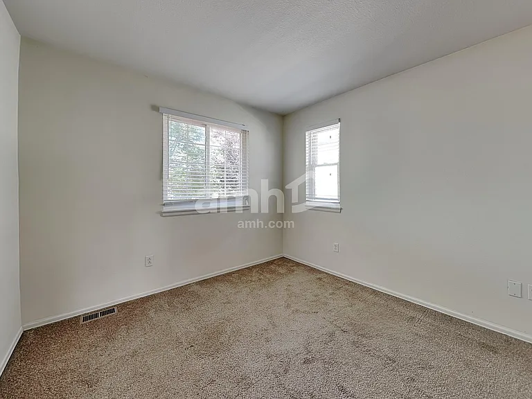 19984 E Lasalle Dr — Photo 12