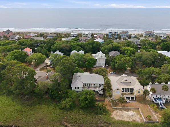 504 W Beach Ct, Folly Beach, SC 29439