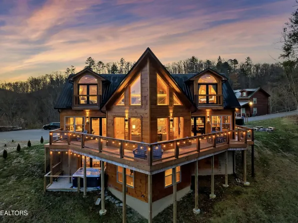 2925 Joyner Hills Ln, Sevierville, TN 37876