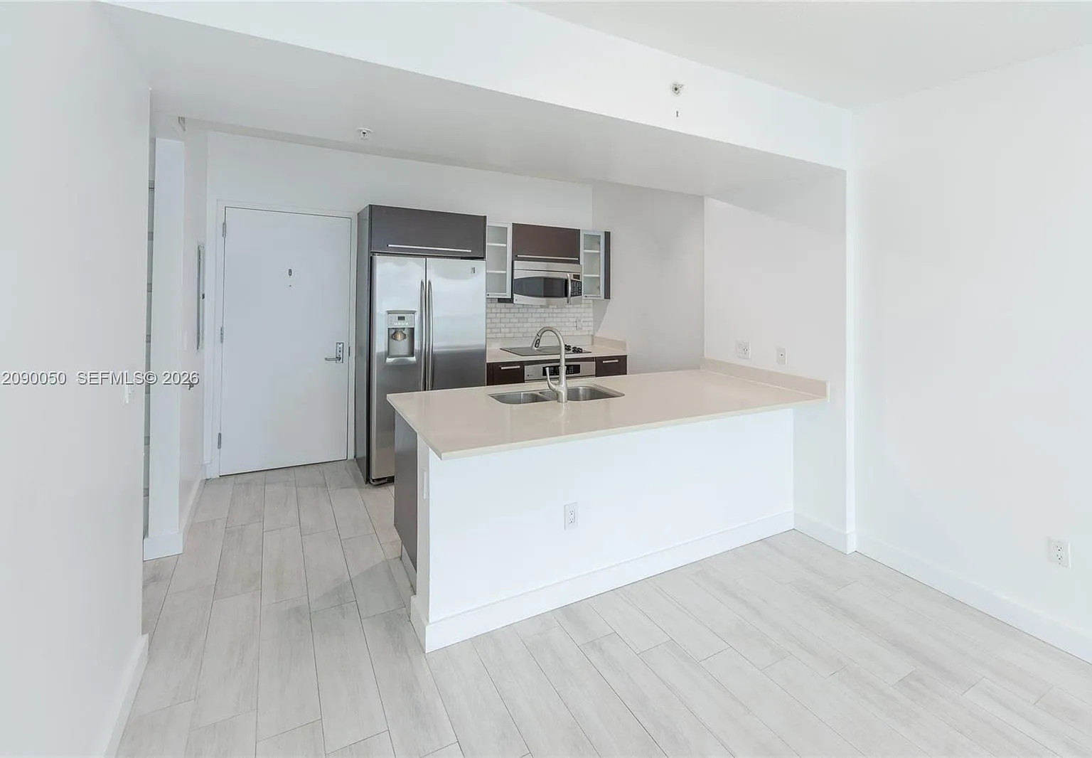 Gallery Art Condo — Photo 4
