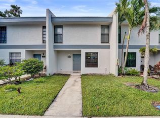 Westview, Hollywood, FL 33024