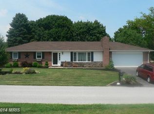215 Harvest Ln, Chambersburg, PA 17202