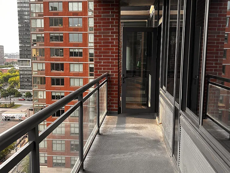 389 Washington St #11D — Photo 10