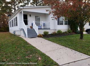 901 Oak Ridge Ter, Whiting, NJ 08759