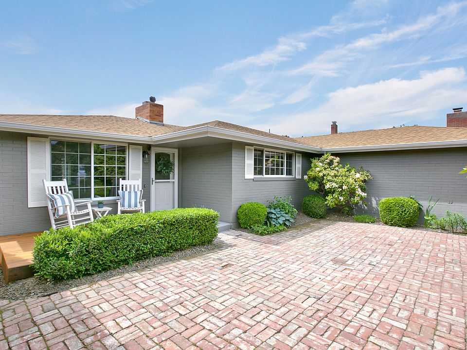 1st image of 3010 Tieton Dr