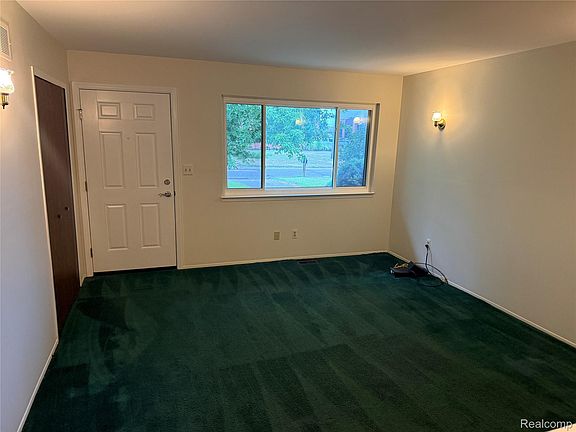 2nd image of 37651 Amrhein Rd