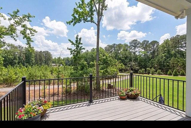 5 bed, 5.5 bath, 5190 sqft, $6,200 — Photo 4