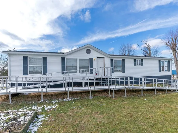 107 Indigo Rd, Mount Pleasant, PA 15666